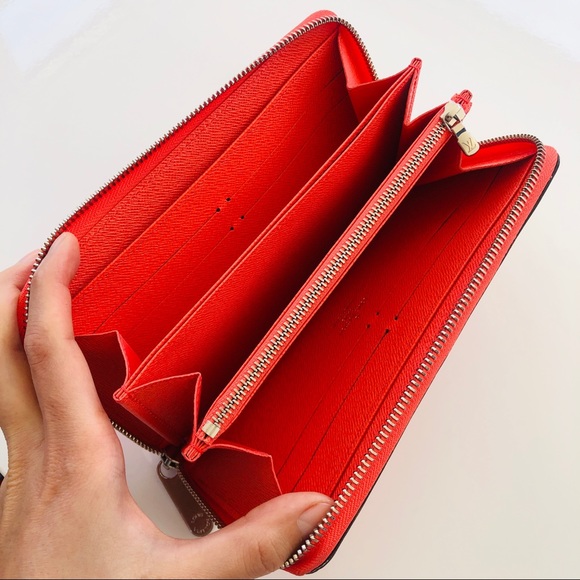 LV Epi leather wallet - Picture 3 of 9